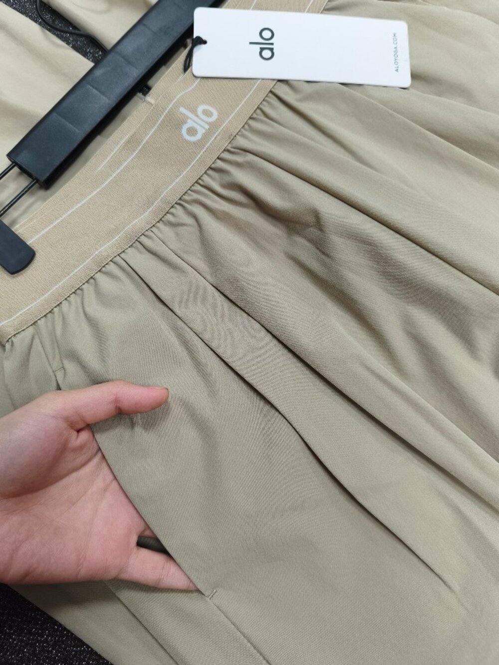 New ALO Yoga Gravel Suit Up Trouser (Regular)💞Minimal/Clean/Casual/Quiet Luxury - Picture 7 of 9